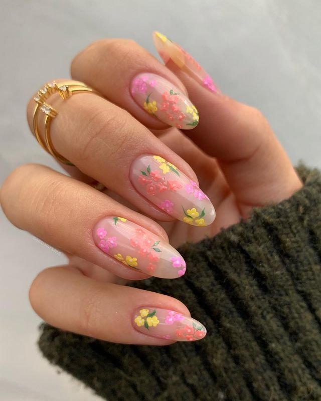 30+ Floral Nail Ideas That Are Blooming with Style
